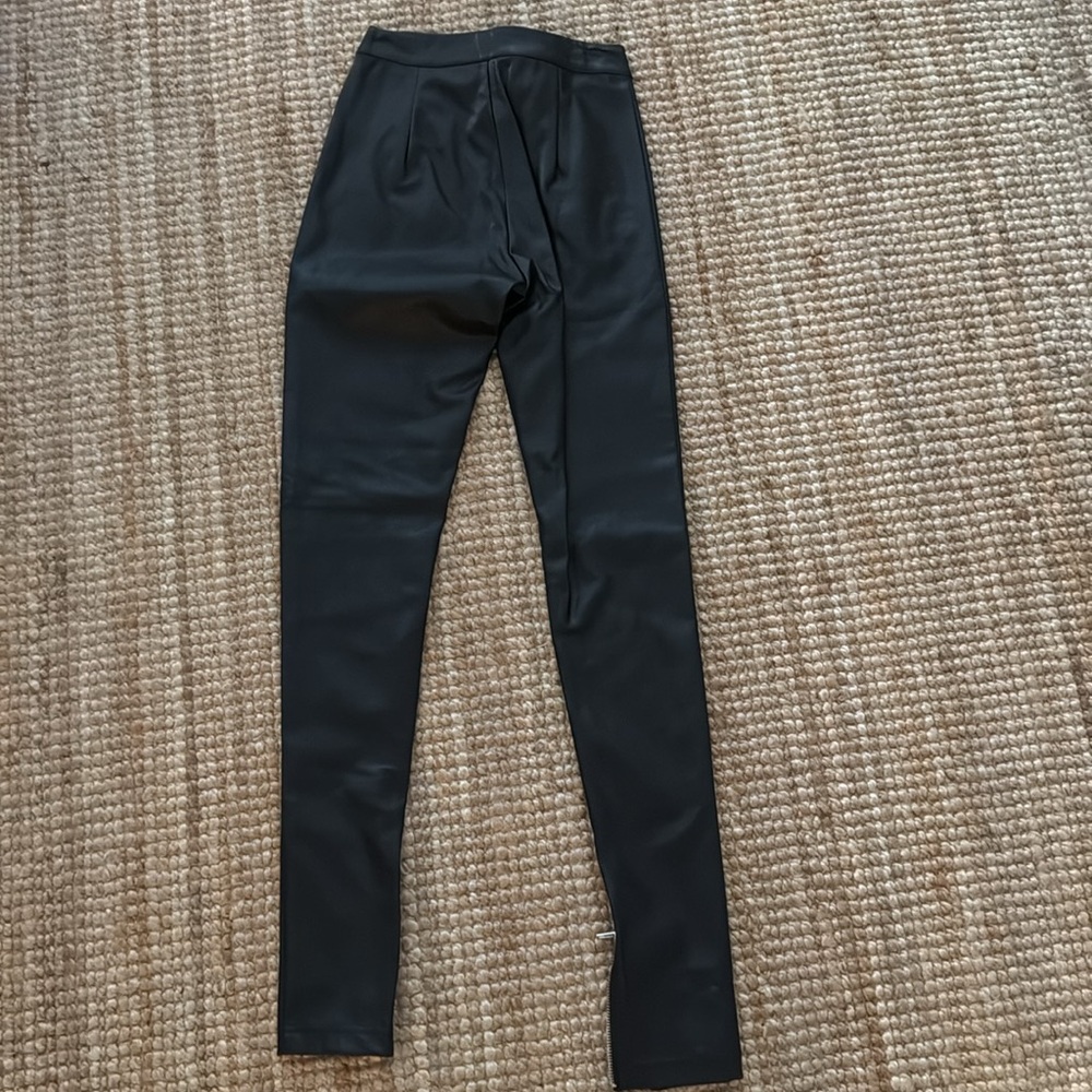 Danielle Guizio - image 2